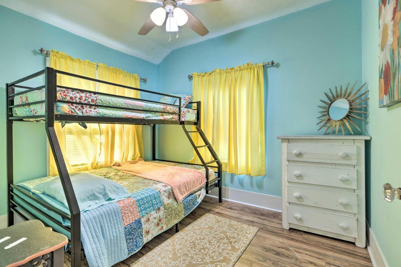 Beachside Getaway - Walk To Gulf, Pier And Casino! Villa Gulfport Exterior foto